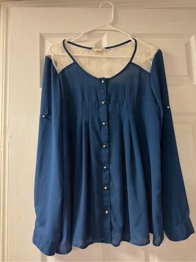Pretty Good Blue Button-Front Blouse with Cream Lace Yoke